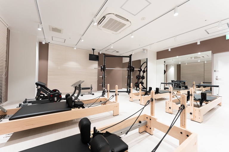 なんば千日前店 スタジオ内観