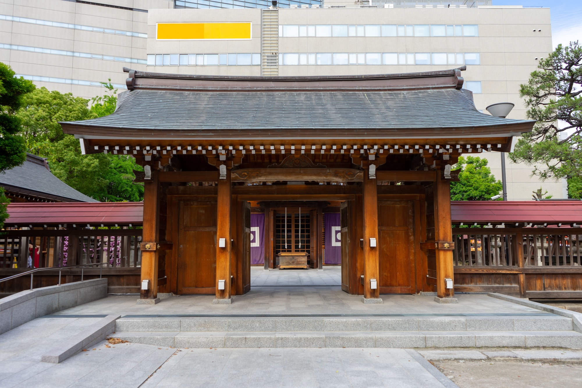 福岡・天神で訪れたい神社とパワースポット